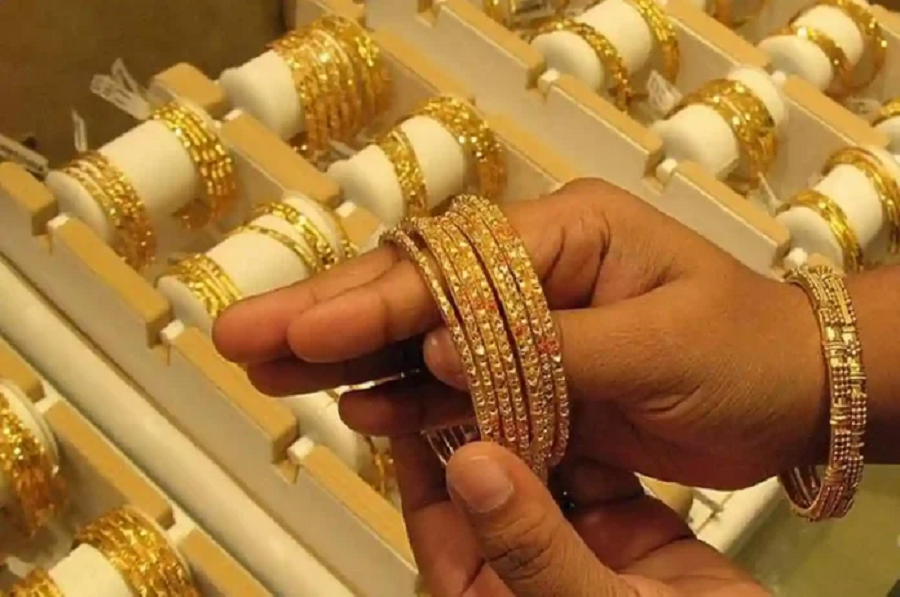 Gold Prices Plummet, Presenting a Golden Buying Opportunity