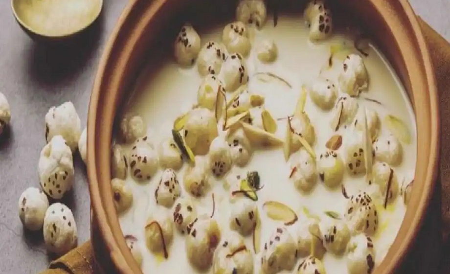 Health Tips: Consuming makhana soaked in milk gives these amazing health benefits