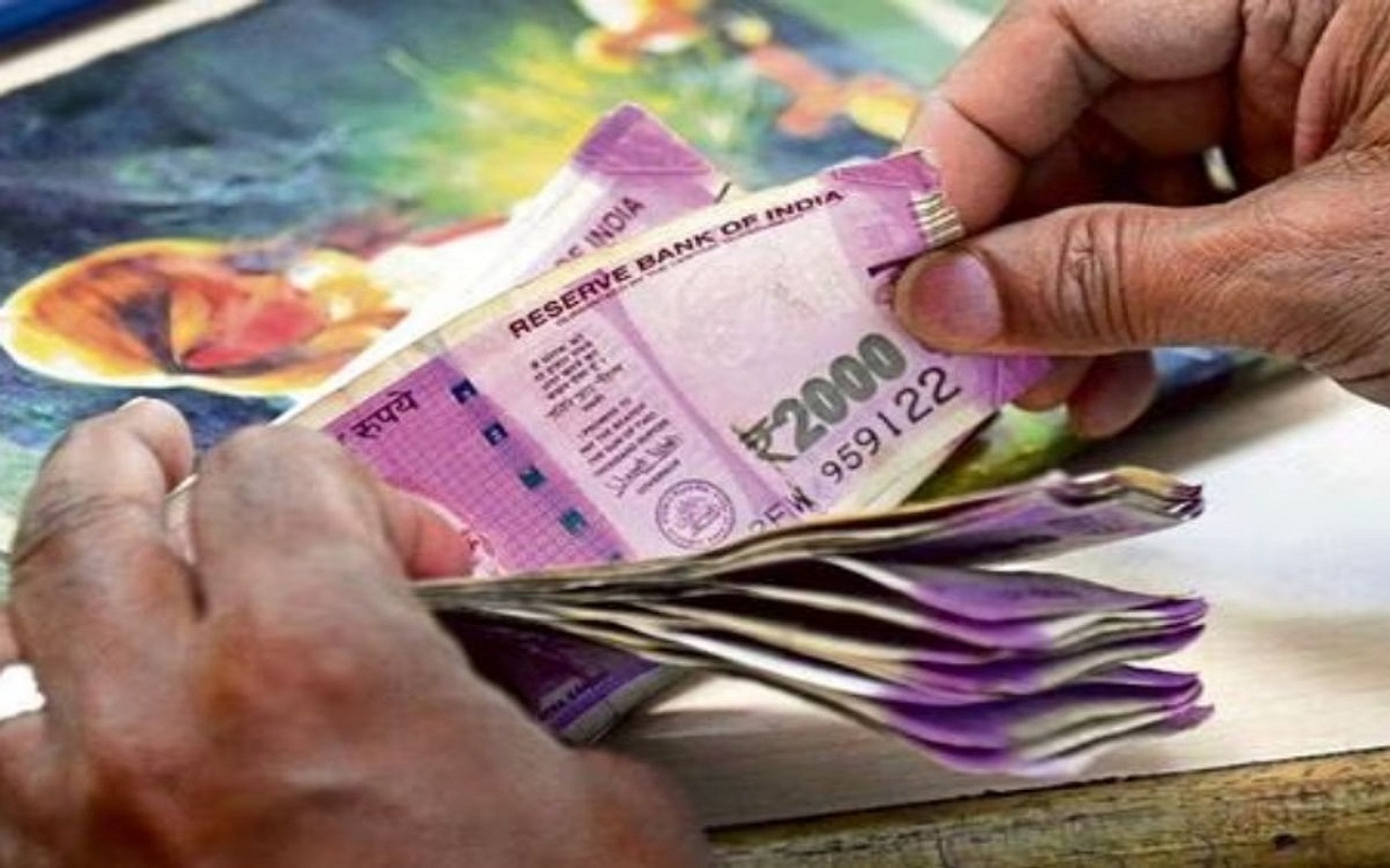 2000 Notes: SC seeks report from registry on plea against notifications to replace Rs 2,000 note