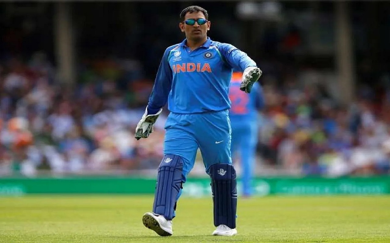 MS Dhoni Birthday: Dhoni's net worth is more than 1000 crores, this is how he earns crores of rupees
