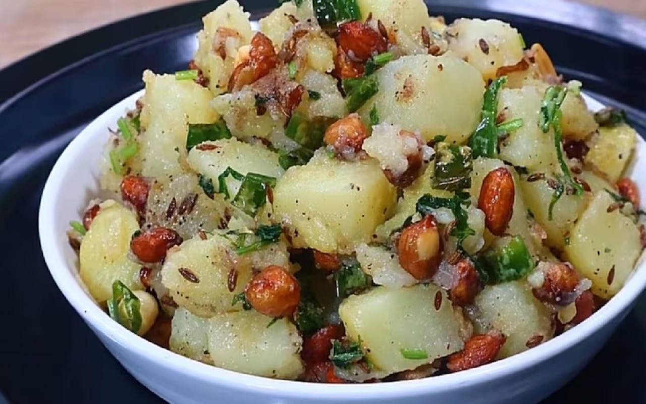 Lunch recipe tips: You can also make potato and peanut curry for lunch