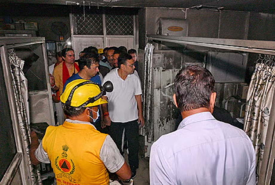 SMS fire incident: Government to give Rs 10 lakh each to the families of the deceased, hospital superintendent and trauma centre superintendent removed