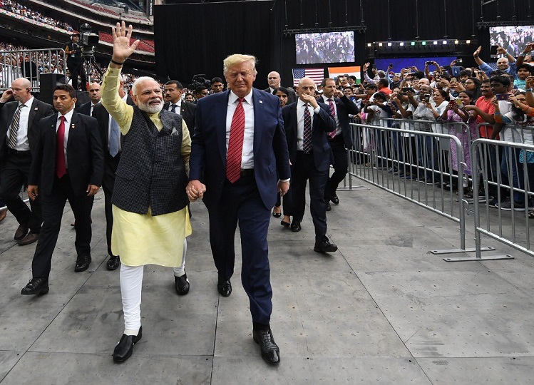 After the victory, Donald Trump spoke to PM Modi, said- the whole world loves Modi