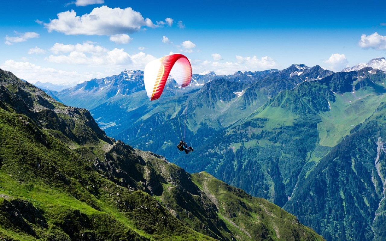 Travel Tips: If you want to do paragliding while traveling, then you can also go to these places