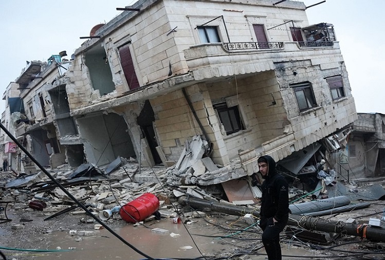 Turkey-Syria Earthquake: Death toll in Turkey and Syria crossed 12000, snowfall becoming a problem