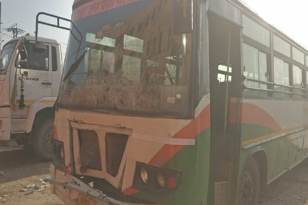 Roadways bus crushed seven in Greater Noida, four dead, three injured