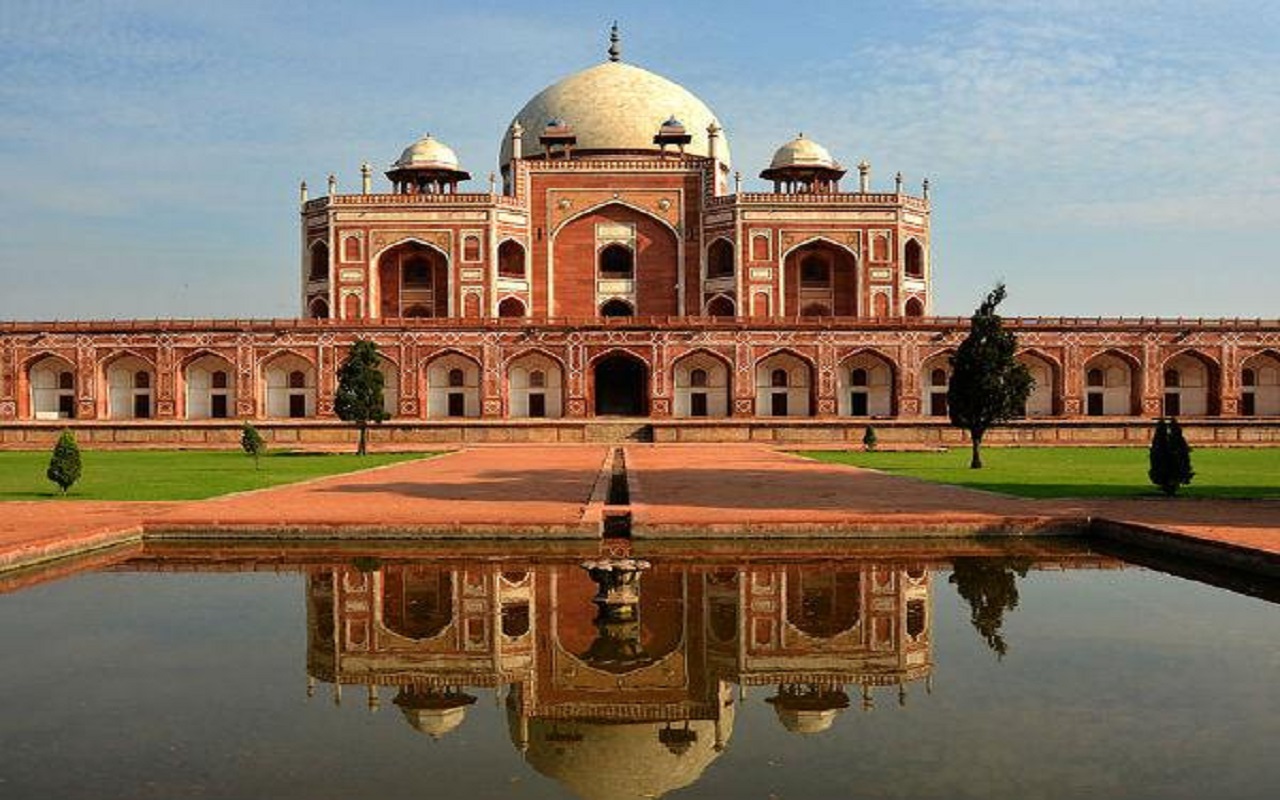 Travel Tips: This place is the life of Delhi, if you are going to visit then definitely go here