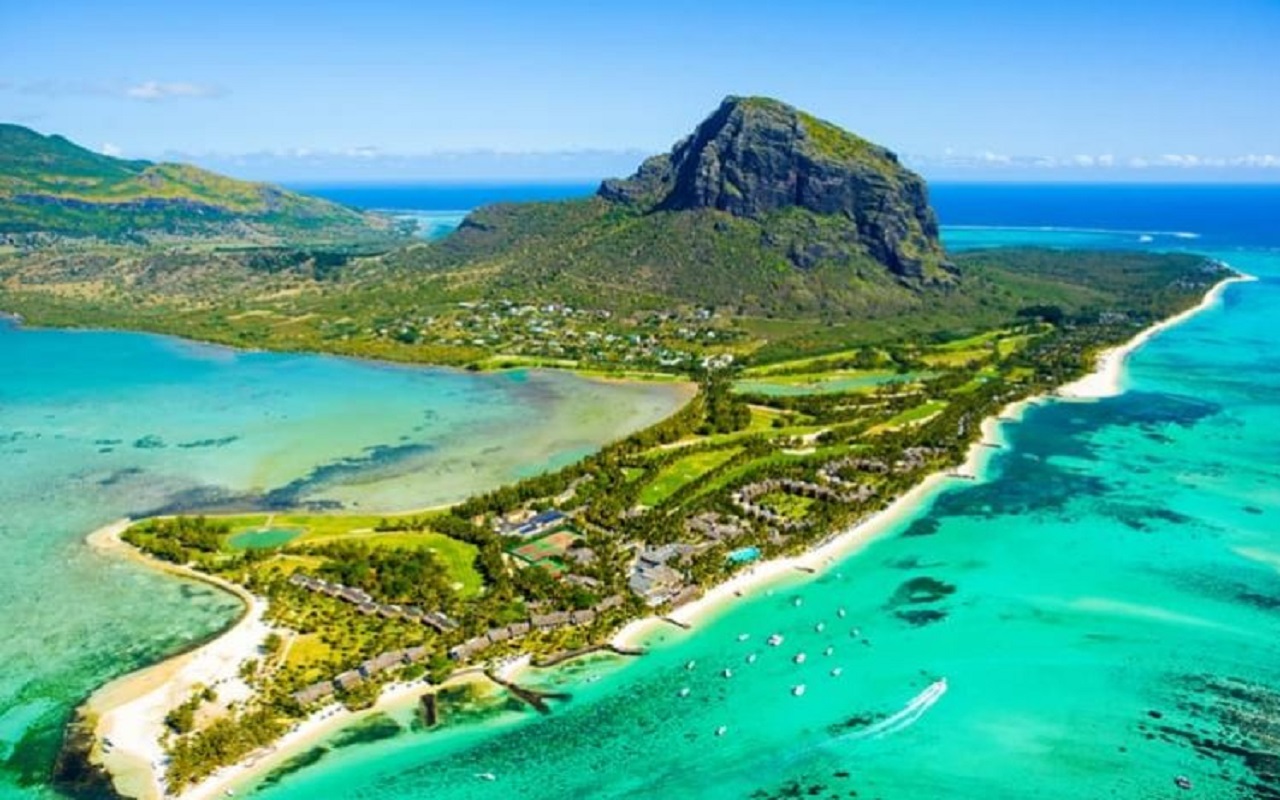 Travel Tips: Mauritius is one of the most beautiful places in the world, plan your honeymoon with your partner