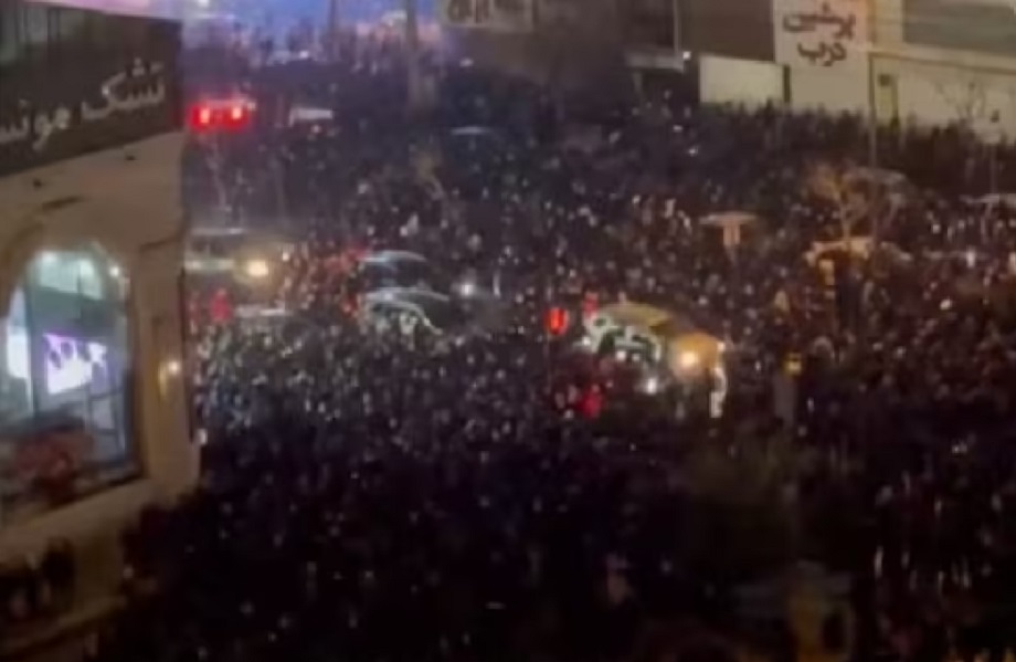  Khamenei government ordered open fire on protesters in Iran, resulting in the deaths of more than two hundred people