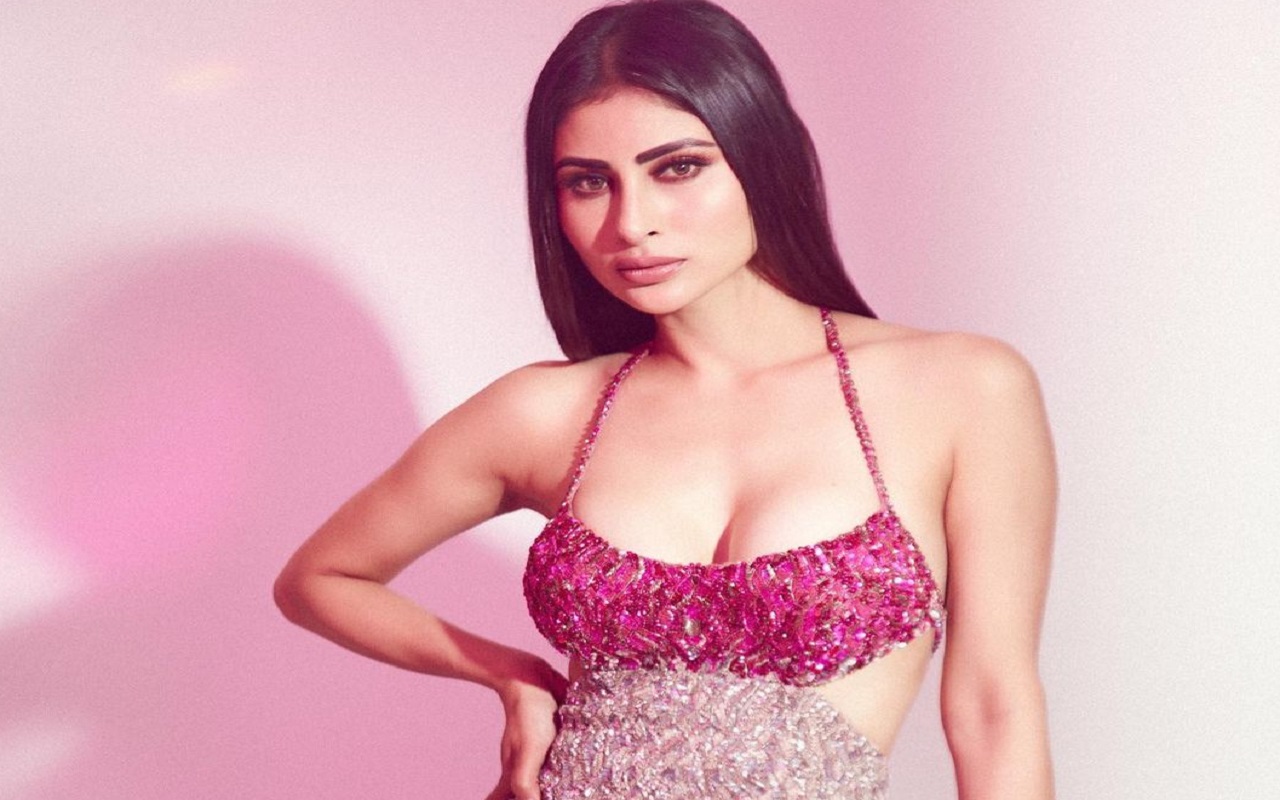 Photo Gallery: Everyone lost their senses after seeing this look of Mouni Roy in revealing dress, see you too