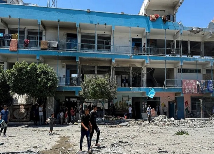 Israeli army carried out air strike on school, more than 100 people died