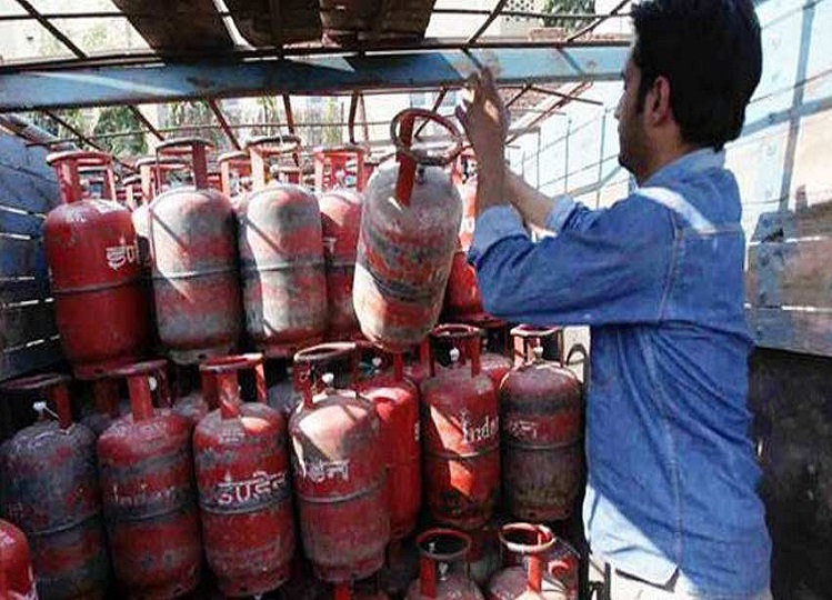 Free LPG Cylinder: You will also get two free gas cylinders in a year, scheme started from today