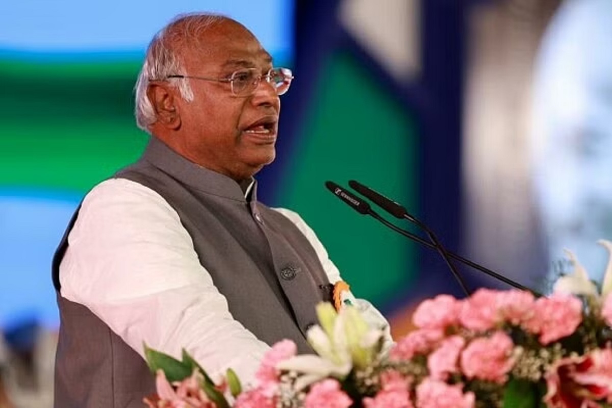 ED-CBI action on Lalu family dictatorial: Kharge