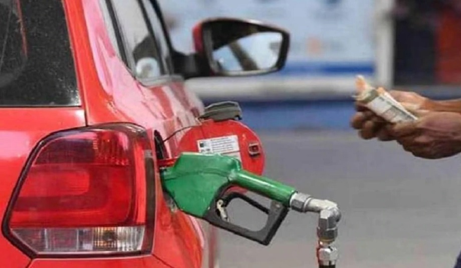 Petrol-Diesel Price: One liter of petrol is available at the price of Rs 82.46, crude oil prices fall