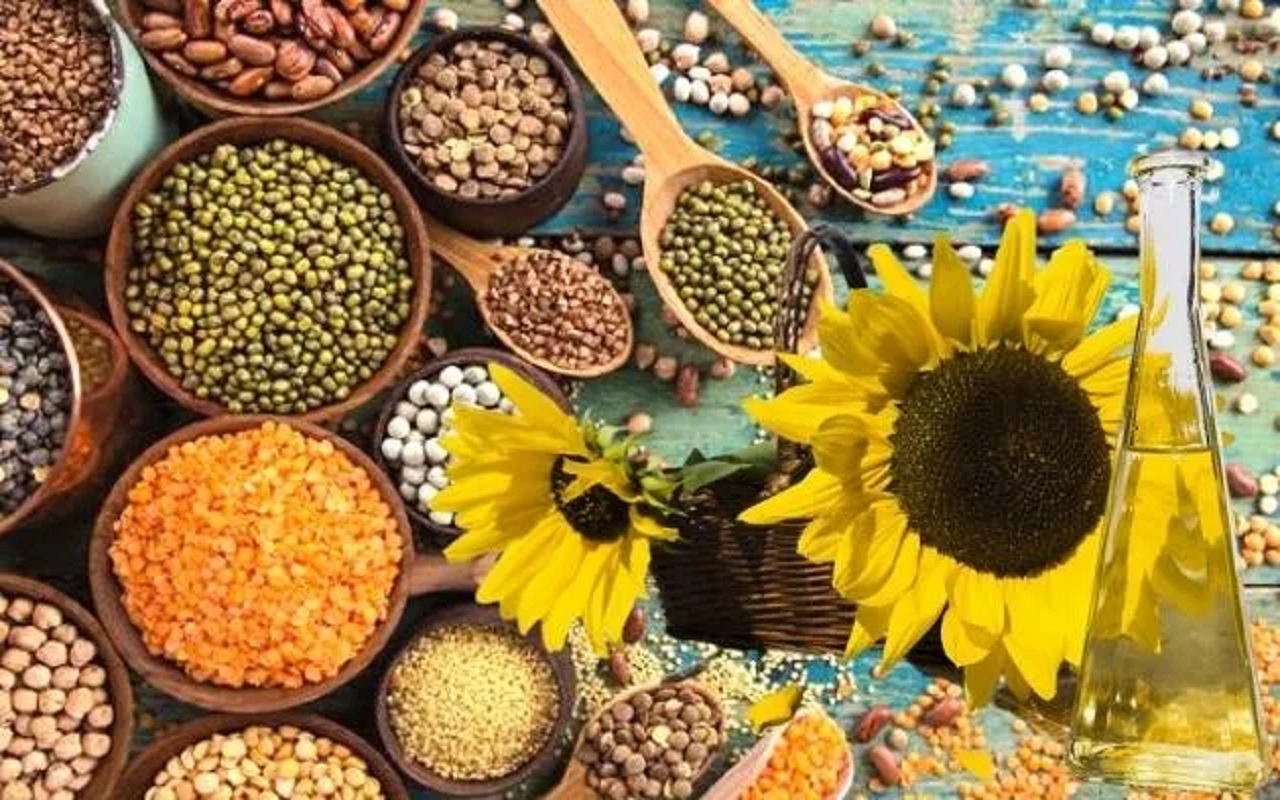 Share Market: Sunflower oil costlier, most pulses rise