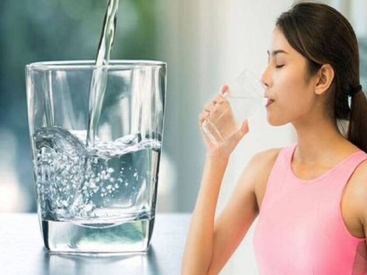 Health Tips: Drinking warm water every morning offers these amazing health benefits