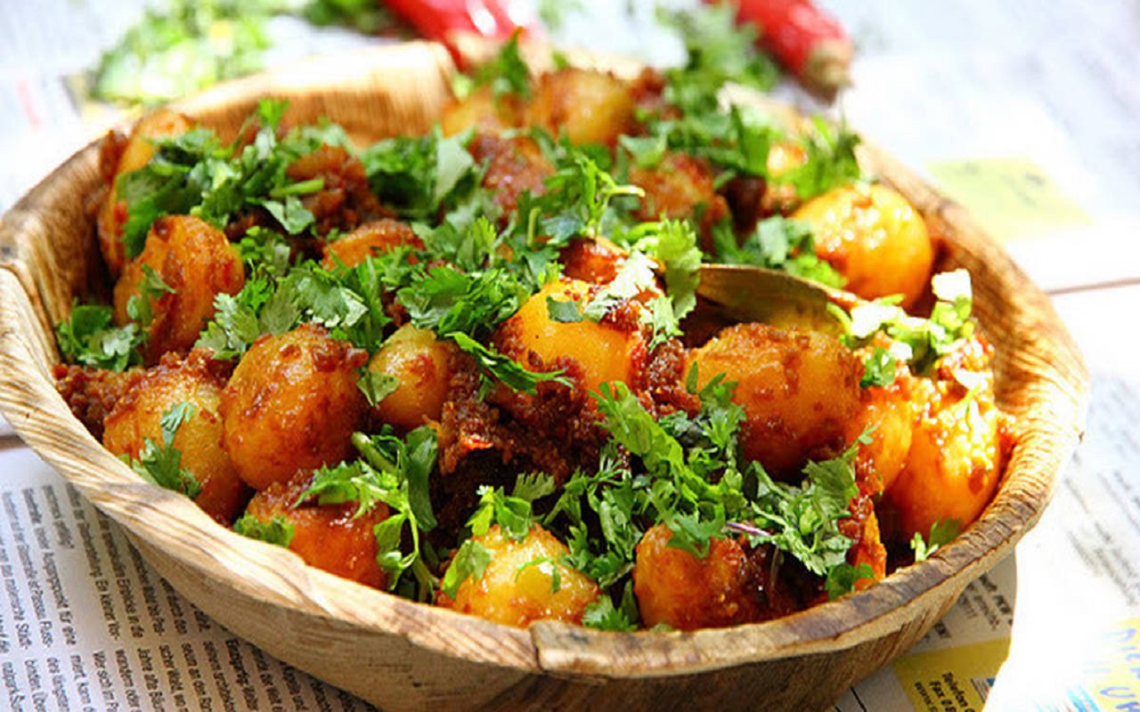 Lunche Recipes:  You can also make Masala Aloo for lunch, you will be happy after eating it