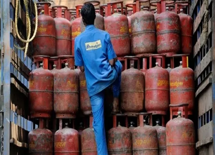 LPG cylinder: Accident insurance of up to Rs 50 lakh is available on LPG gas cylinder, know how you can avail the benefit