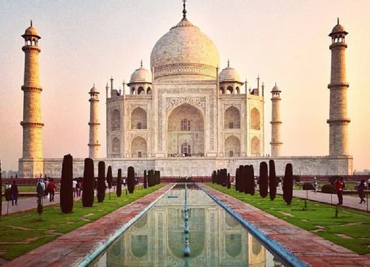Travel Tips: You can also go to visit Agra this time, you will get to see a lot