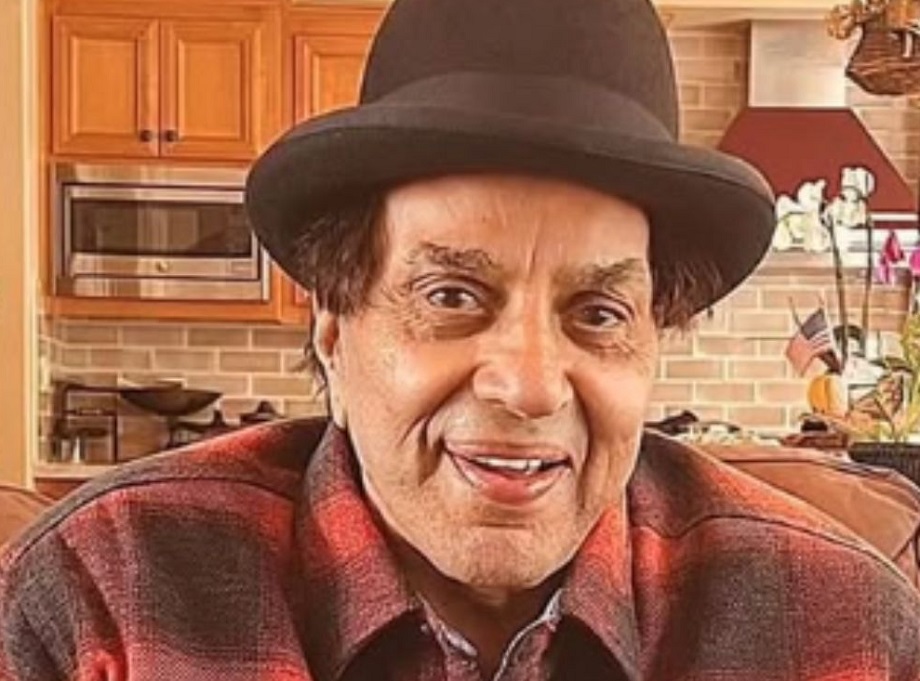 Dharmendra is the owner of property worth so many crores