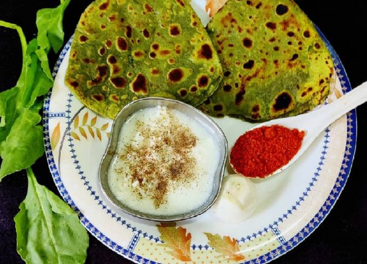 Recipe Tips: You can also make spicy spinach parathas for breakfast.