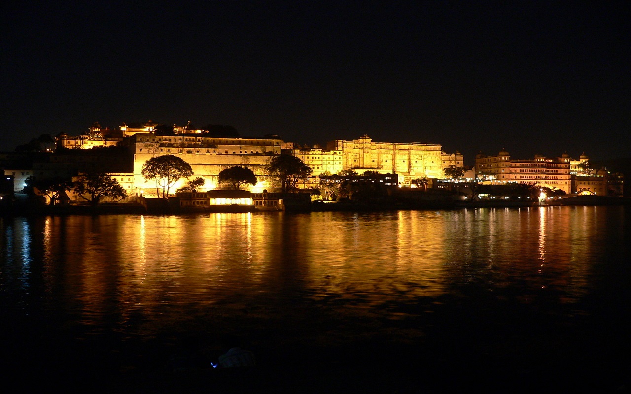Travel Tips: You can also go to Udaipur this time for sightseeing, you will get to see a lot