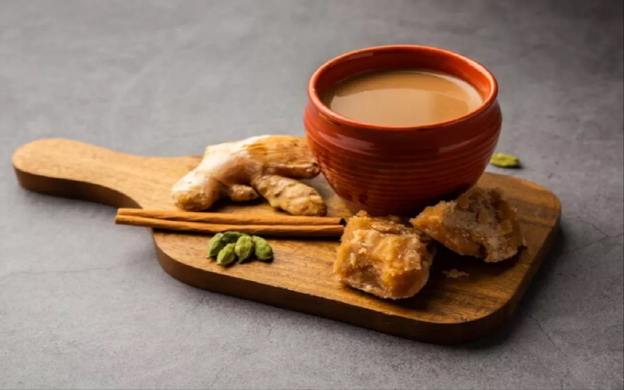 Health Tips: From reducing weight to controlling BP, jaggery tea is very useful