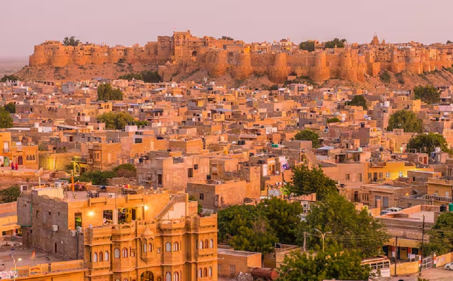 Travel Tips: Jaisalmer city shines in golden color when sunlight falls, make a plan to visit