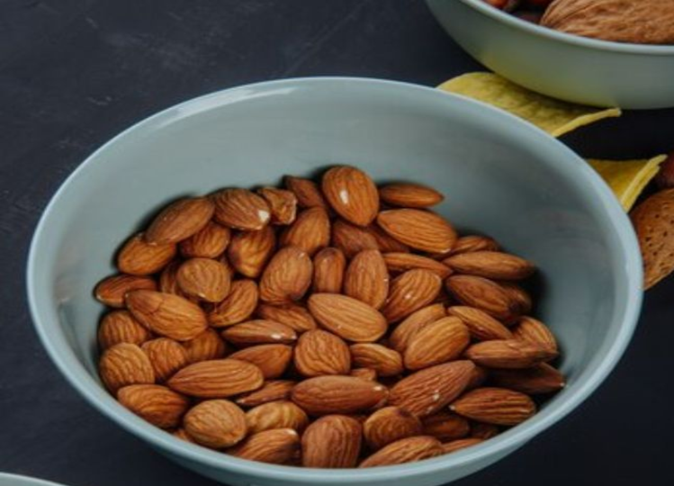 Health: Eating soaked almonds on an empty stomach gives these amazing benefits, you will also be surprised to know