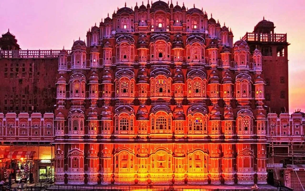 Travel Tips: If you are coming to Rajasthan in October then you can also go to Jaipur to visit.