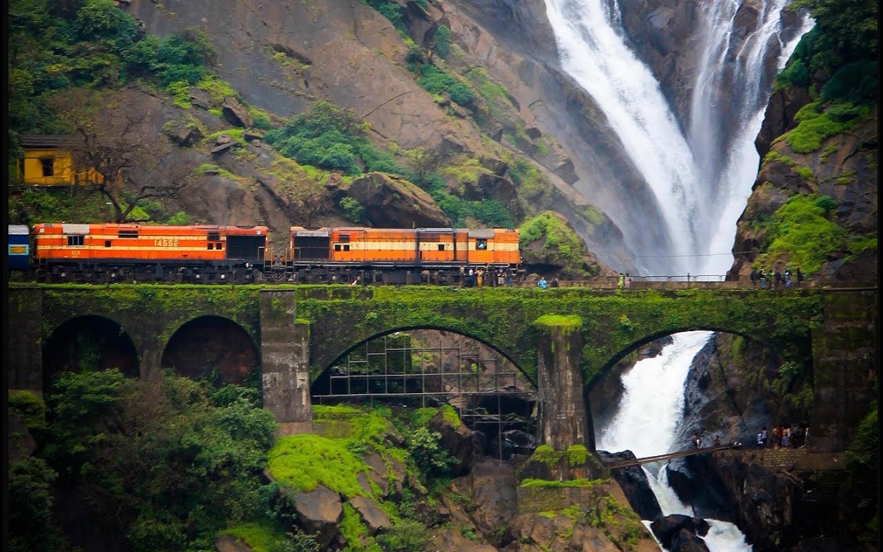 Travel Tips: You can also see many beautiful views on these railway routes.