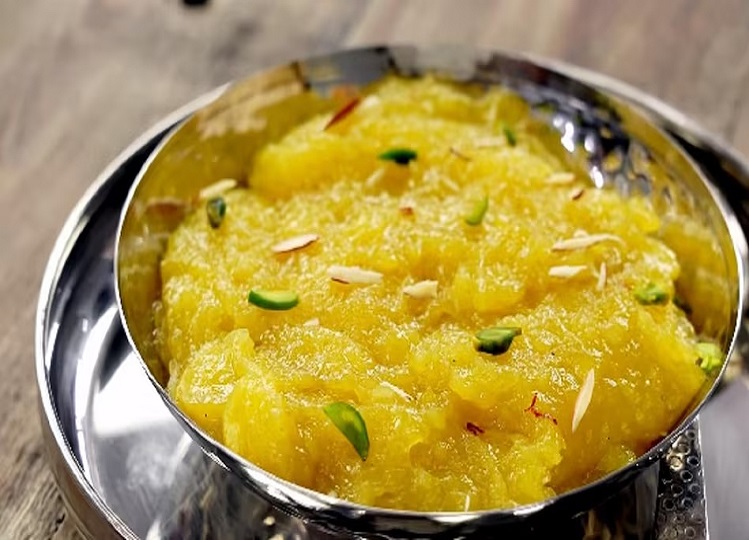 Recipe Tips: You can also make and eat potato halwa in winters, you will enjoy it.