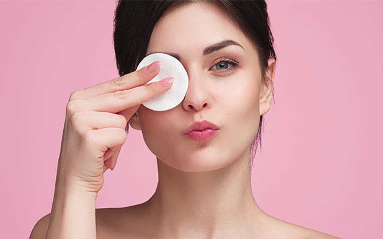 Beauty Tips: This is the easiest way to remove makeup, you can also adopt