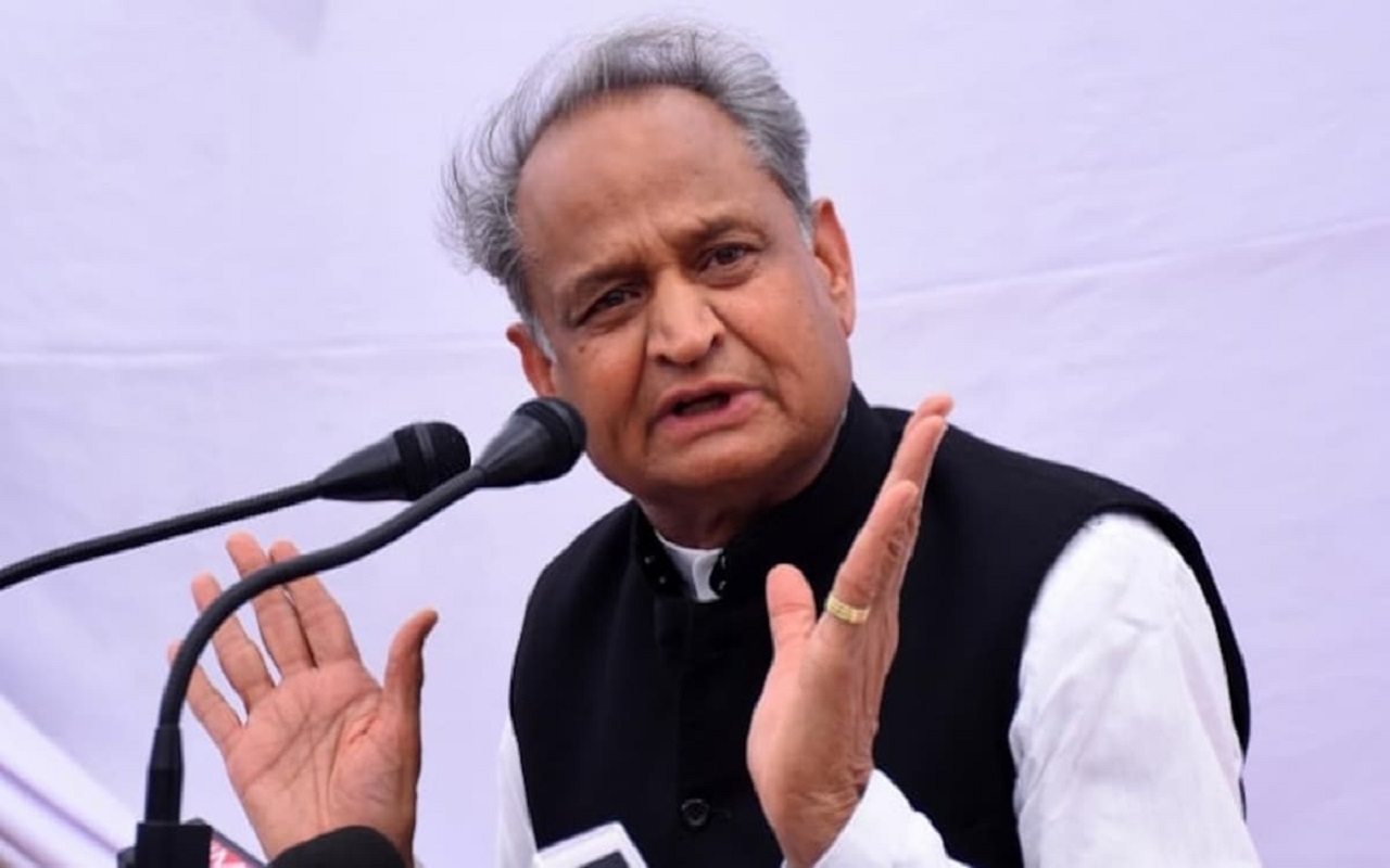 Rajasthan: CM Ashok Gehlot broke the political silence, spoke big about the pilot, everyone started looking here and there