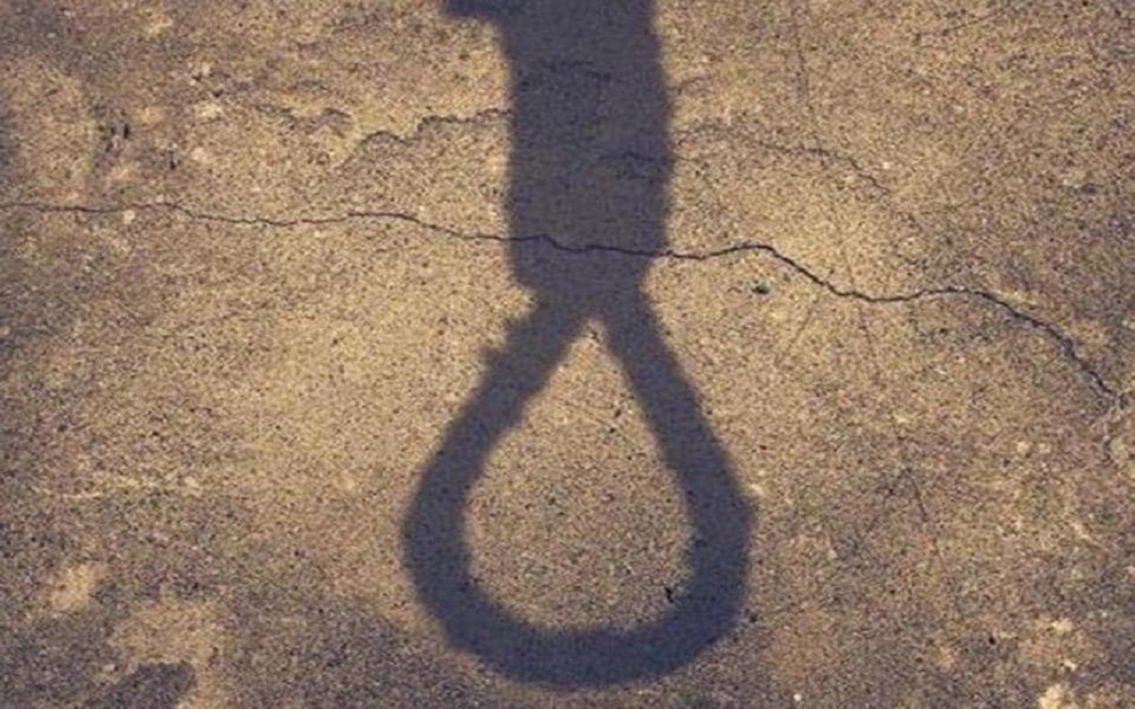 Delhi: Girl student commits suicide after getting low marks in exam