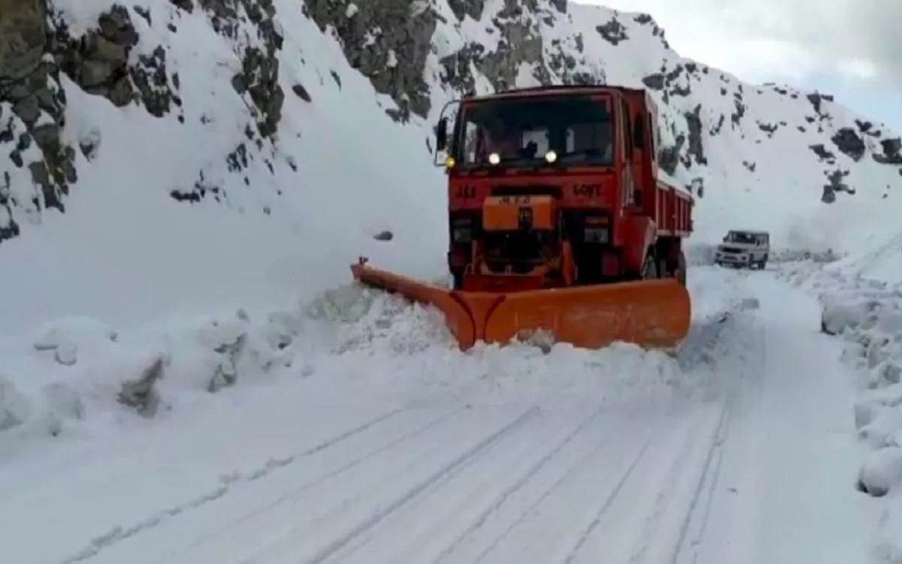 Mughal Road in Jammu and Kashmir opens for 'one-way traffic' after four months