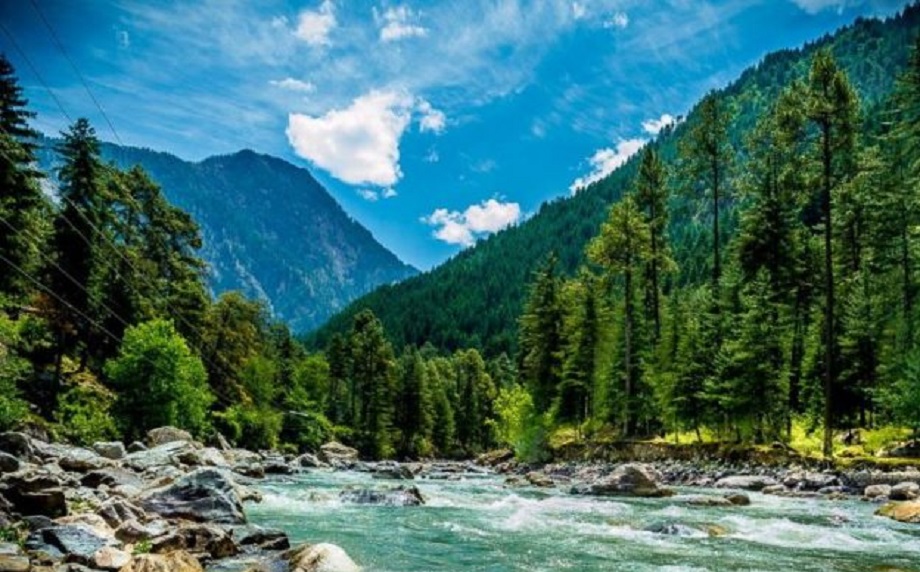 Travel Tips: This beautiful hill station is hidden in the valleys of Himachal Pradesh, plan to visit today