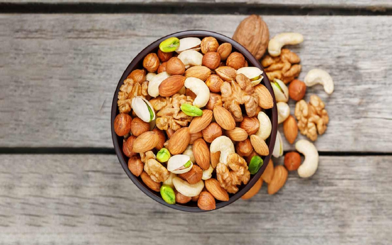 Health Tips: Dry fruits are very helpful in preventing bad cholesterol, must consume