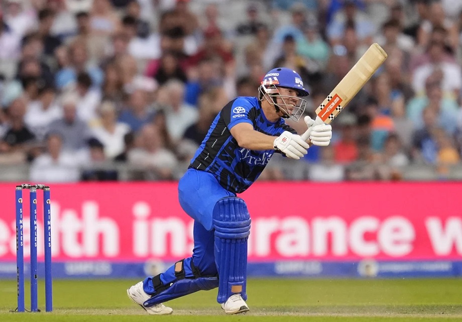 David Warner has left Virat Kohli behind in this matter, achieved a big feat