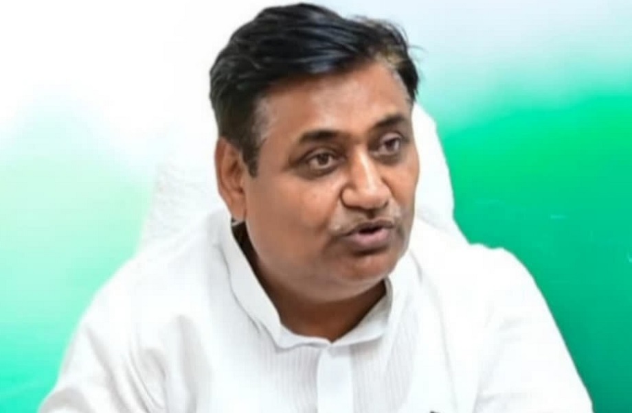 The government cheated the farmers by bargaining on fake fertilizers and seeds: Dotasra