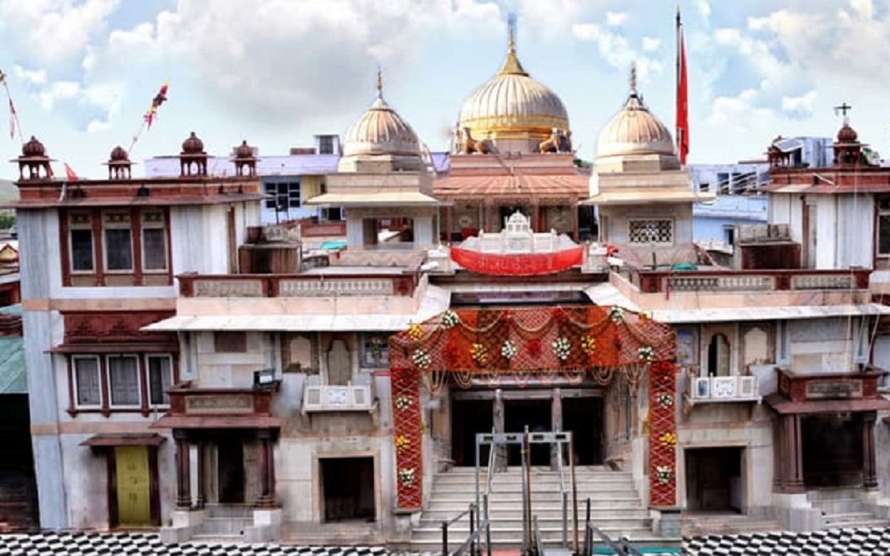 Travel Tips: During Navratri, definitely visit Kaila Devi temple for darshan of Mata Mata