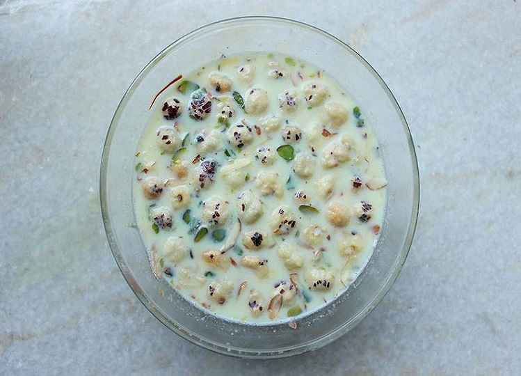 Recipe Tips: You can also make Makhana Kheer at home for a fruit meal during the fast.