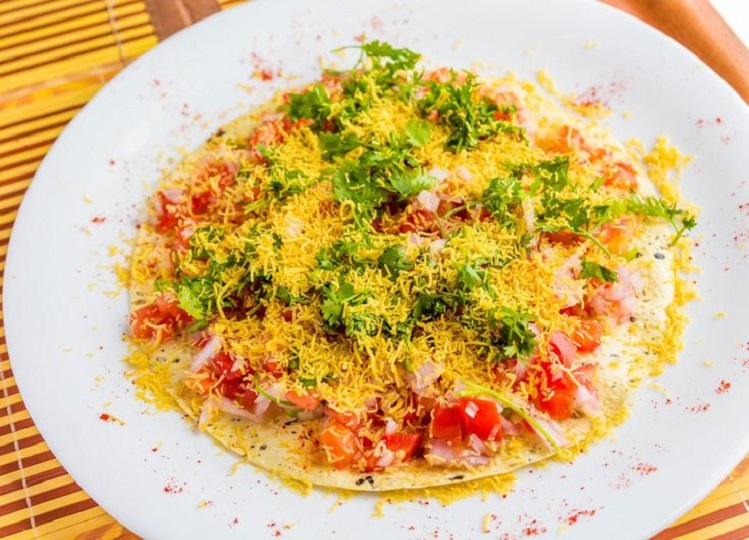 Recipe Tips: You can also prepare masala papad for guests, it will be fun.