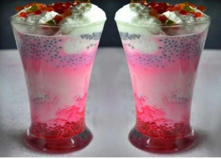 Recipe Tips: You can also make Dahi Faluda for guests on Holi, here is the recipe