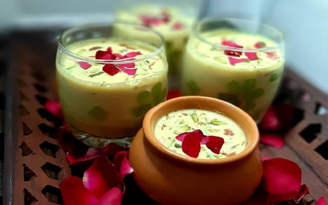 Recipe Tips: You can also make 'Saffron and Almond Thandai' for the guest