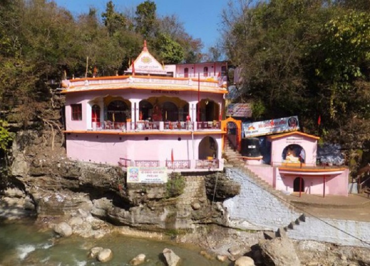 Travel Tips: If you are on a trip to Dehradun, then you must visit Tapkeshwar Temple, you will be happy after seeing it.