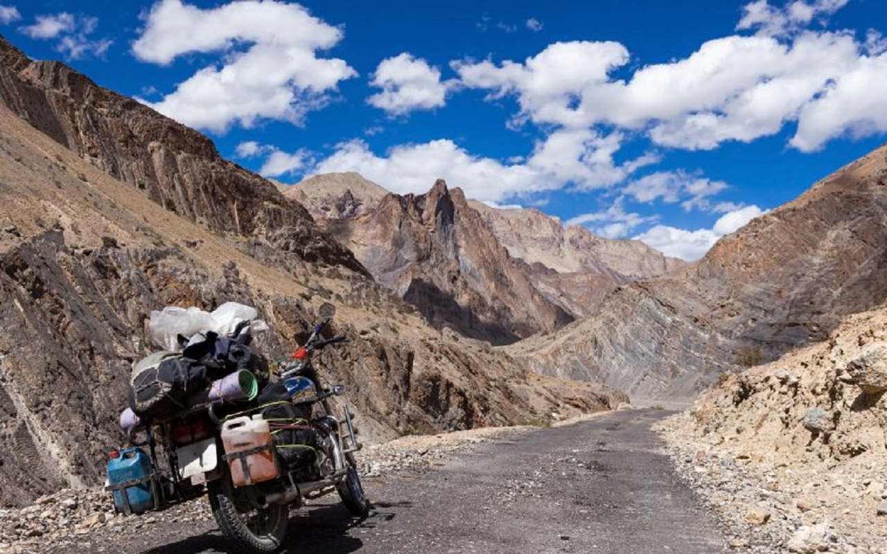 Travel Tips: You will get to see the beauty of nature closely in Khardung La Pass, make a plan today itself