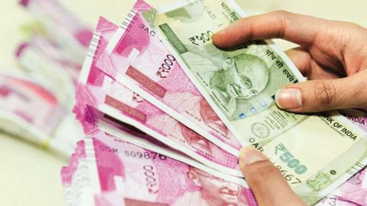 7th pay commission: Good news! Minimum pay expected to increase to Rs 26,000 after increase in fitment factor, check all details