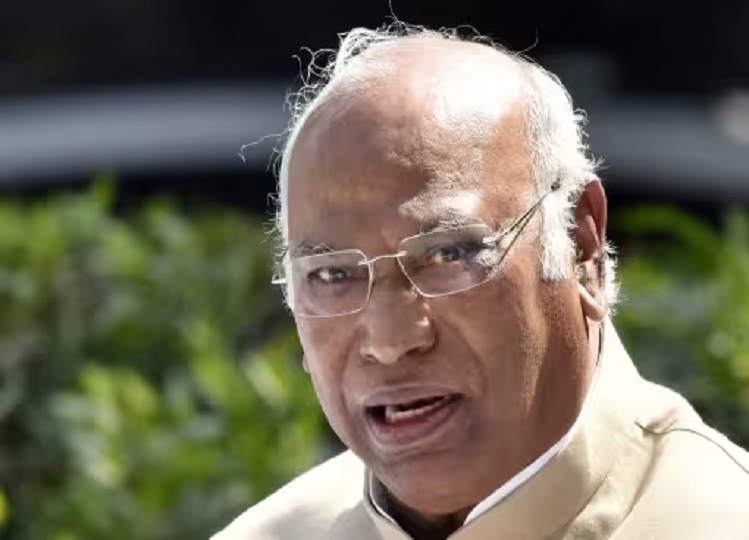 If India coalition government is formed, the poor will get this facility every month, Mallikarjun Kharge promised