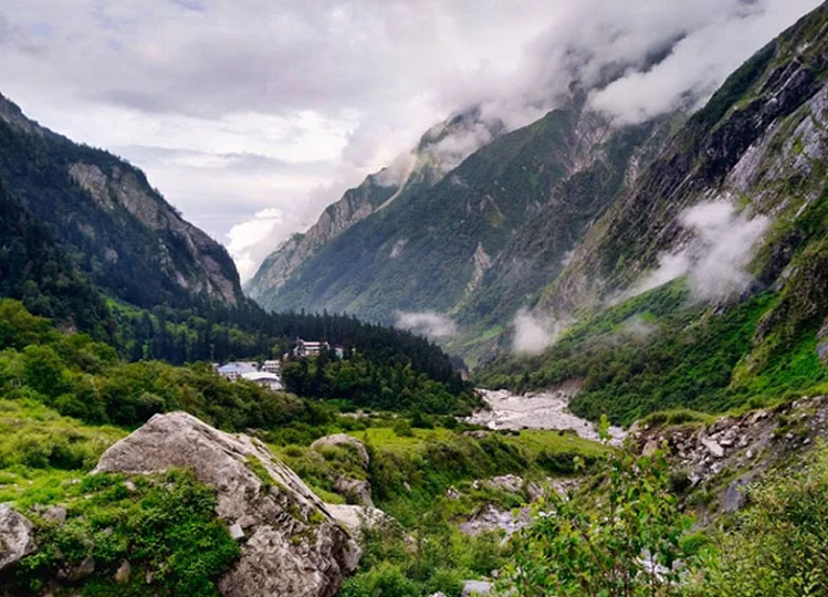 Travel Tips: These places of Uttarakhand are very famous, if you want to see heaven then make a plan to visit